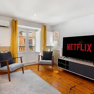 whome-charming-and-historical-apartment-in-santa-justa.hotels-lisbon-portugal.com/